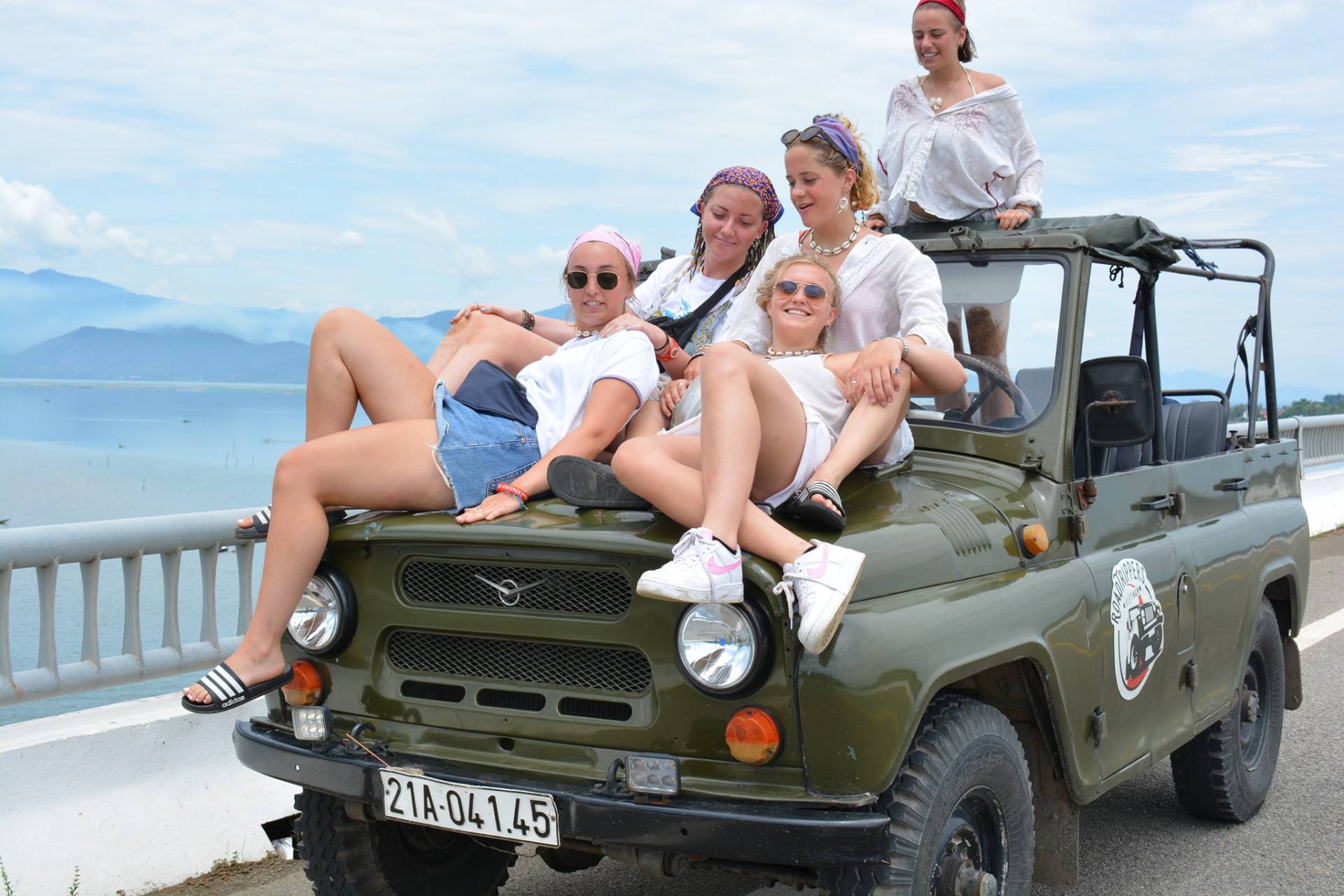 Hai Van Pass Jeep Tour (Join-in) jeep3