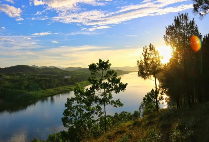 Hue City Tour (Half-Day) Vong Canh Hill - hue half day tour